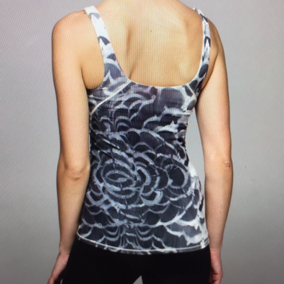 Lululemon tank black AMALA TANK - Picture 2 of 8